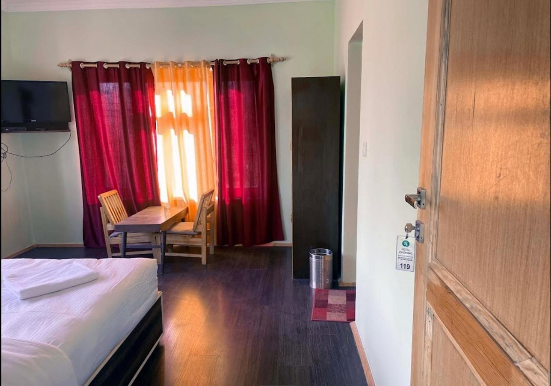 Tih Hotel Jorchung Лех Экстерьер фото