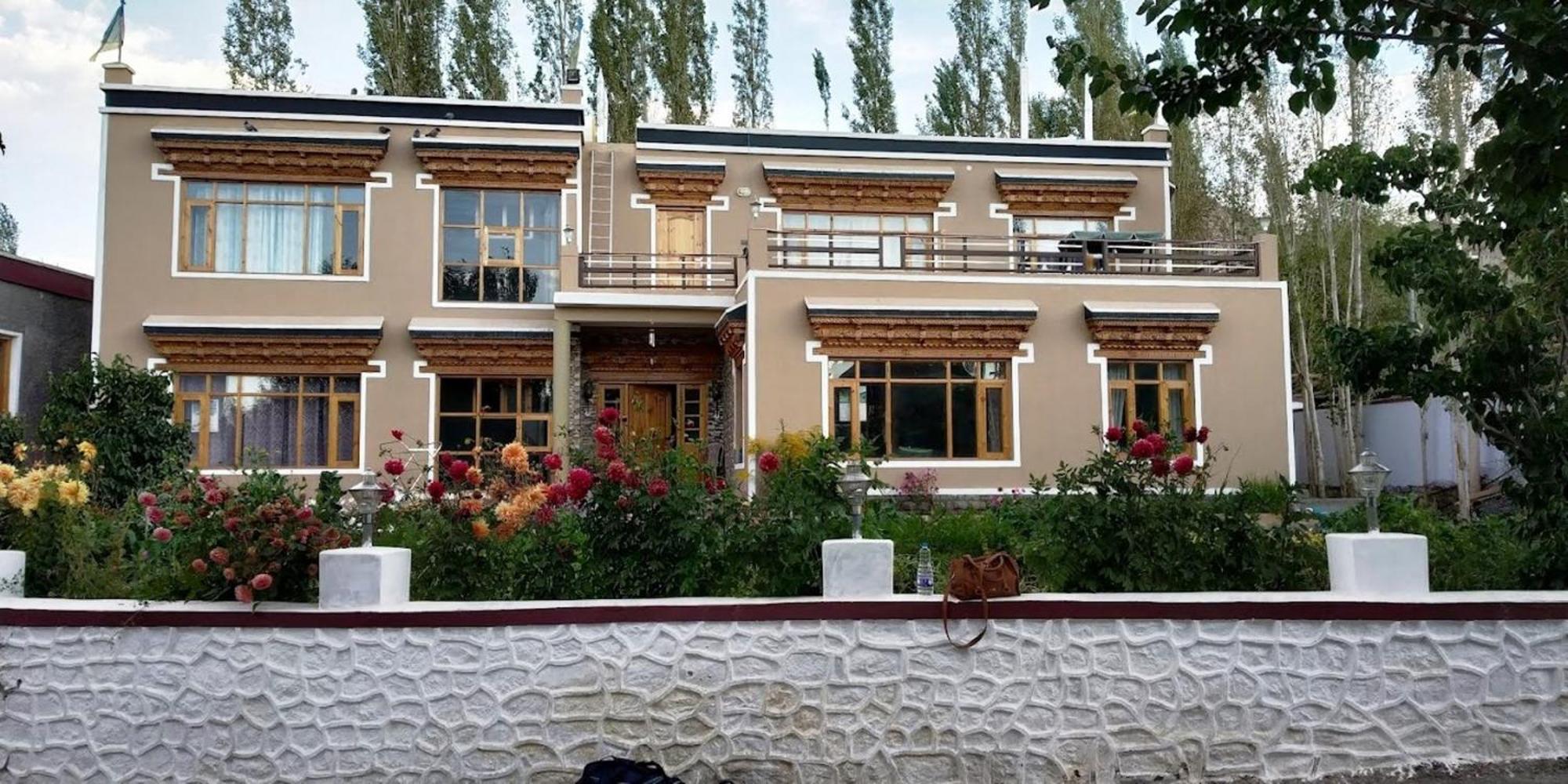 Tih Hotel Jorchung Лех Экстерьер фото