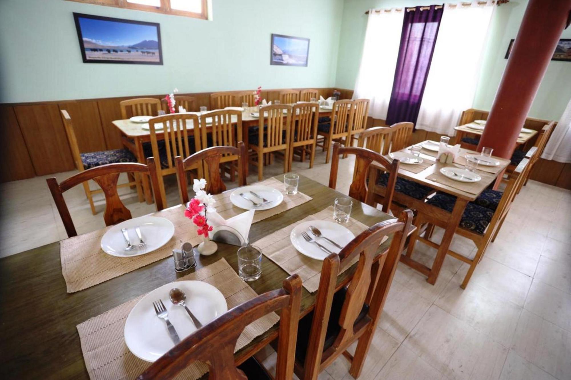 Tih Hotel Jorchung Лех Экстерьер фото